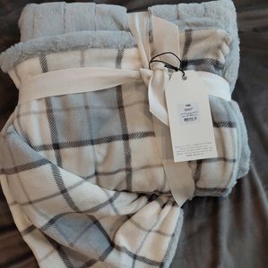 Indigo throw blanket - Brand New